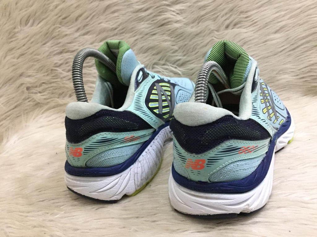 New Balance 860v7