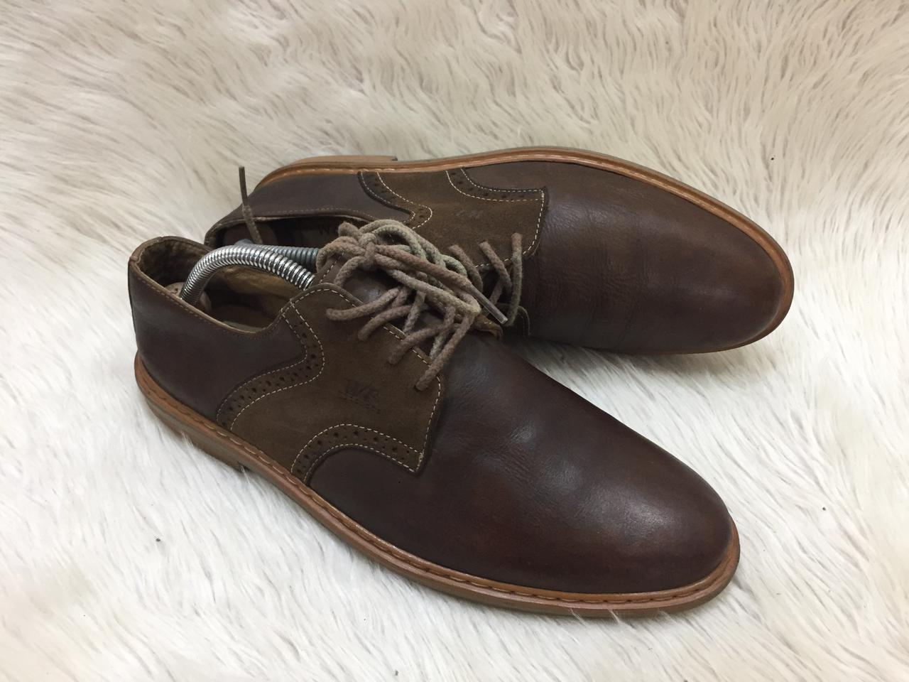 Walker flex  with a lace-up design.
