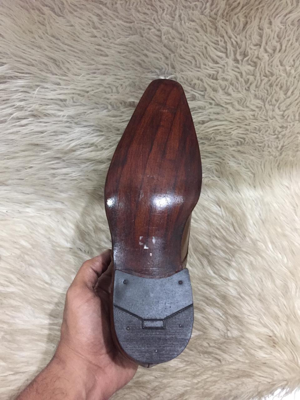 Foot Print Brown Leather Brogue Shoes – Classic Formal Elegance