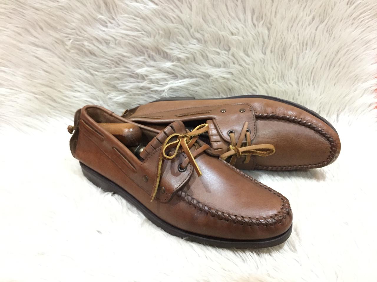 Levis  brown leather boat shoes