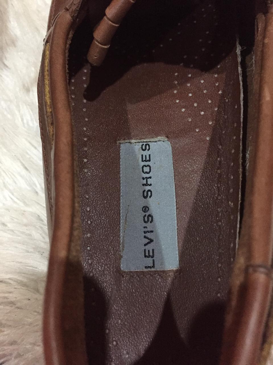 Levis  brown leather boat shoes