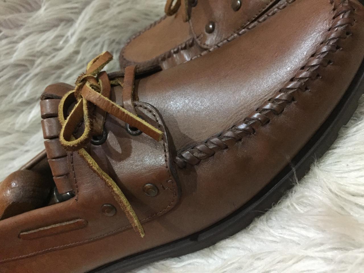 Levis  brown leather boat shoes