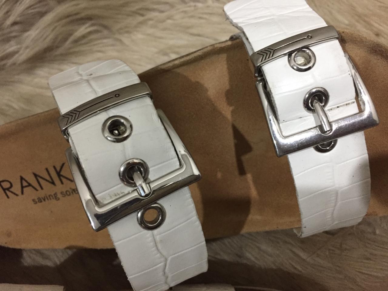 Frankie4 Sandy III White Croc Emboss slides