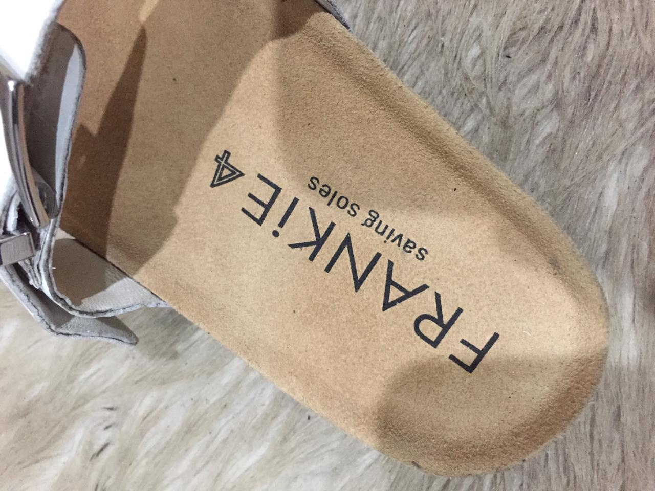 Frankie4 Sandy III White Croc Emboss slides