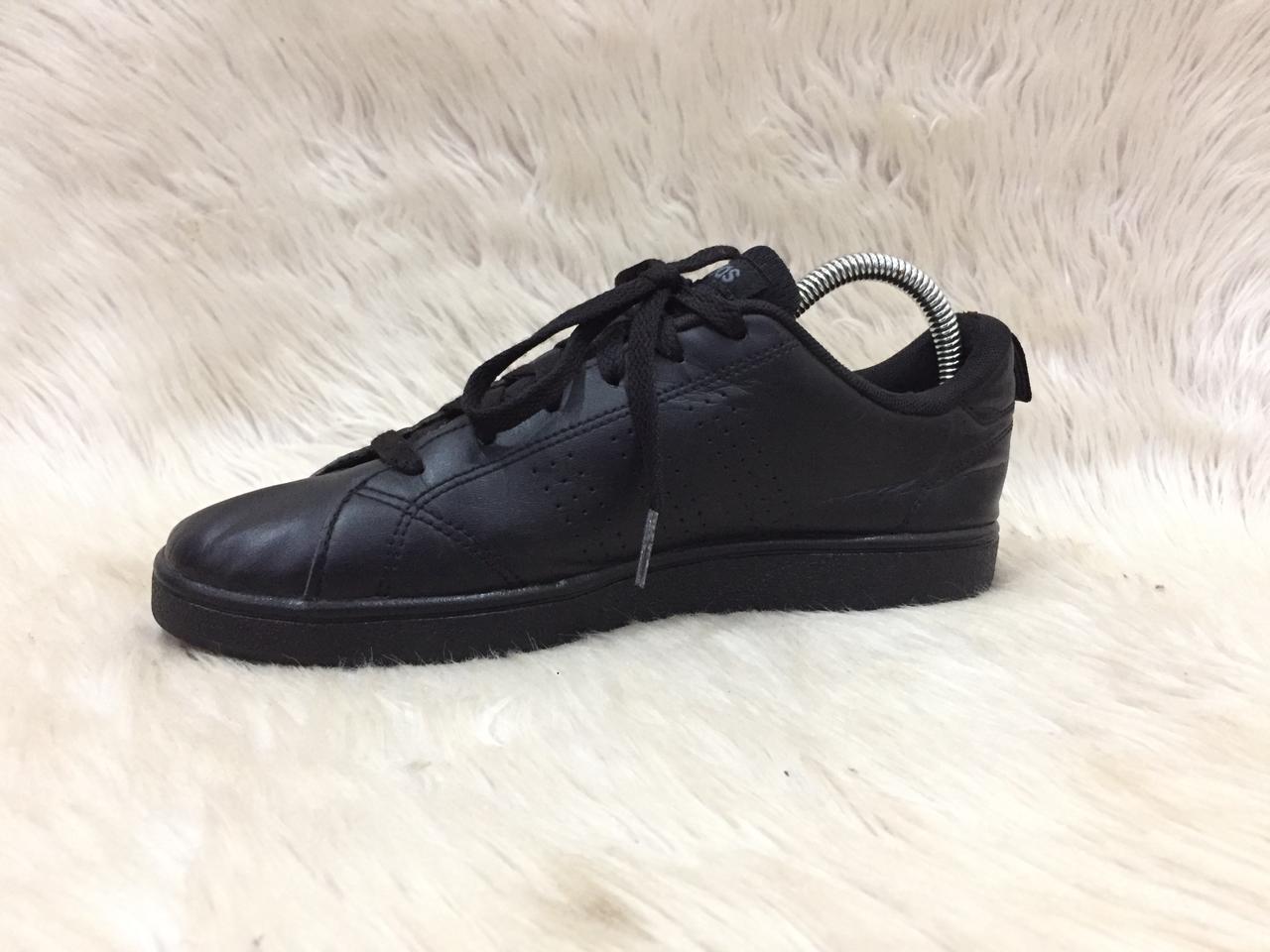 Adidas Advantage sneakers