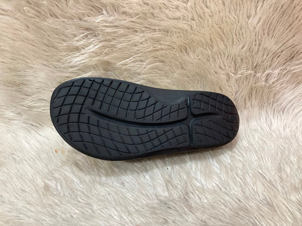 OOFOS OOahh Sandals
