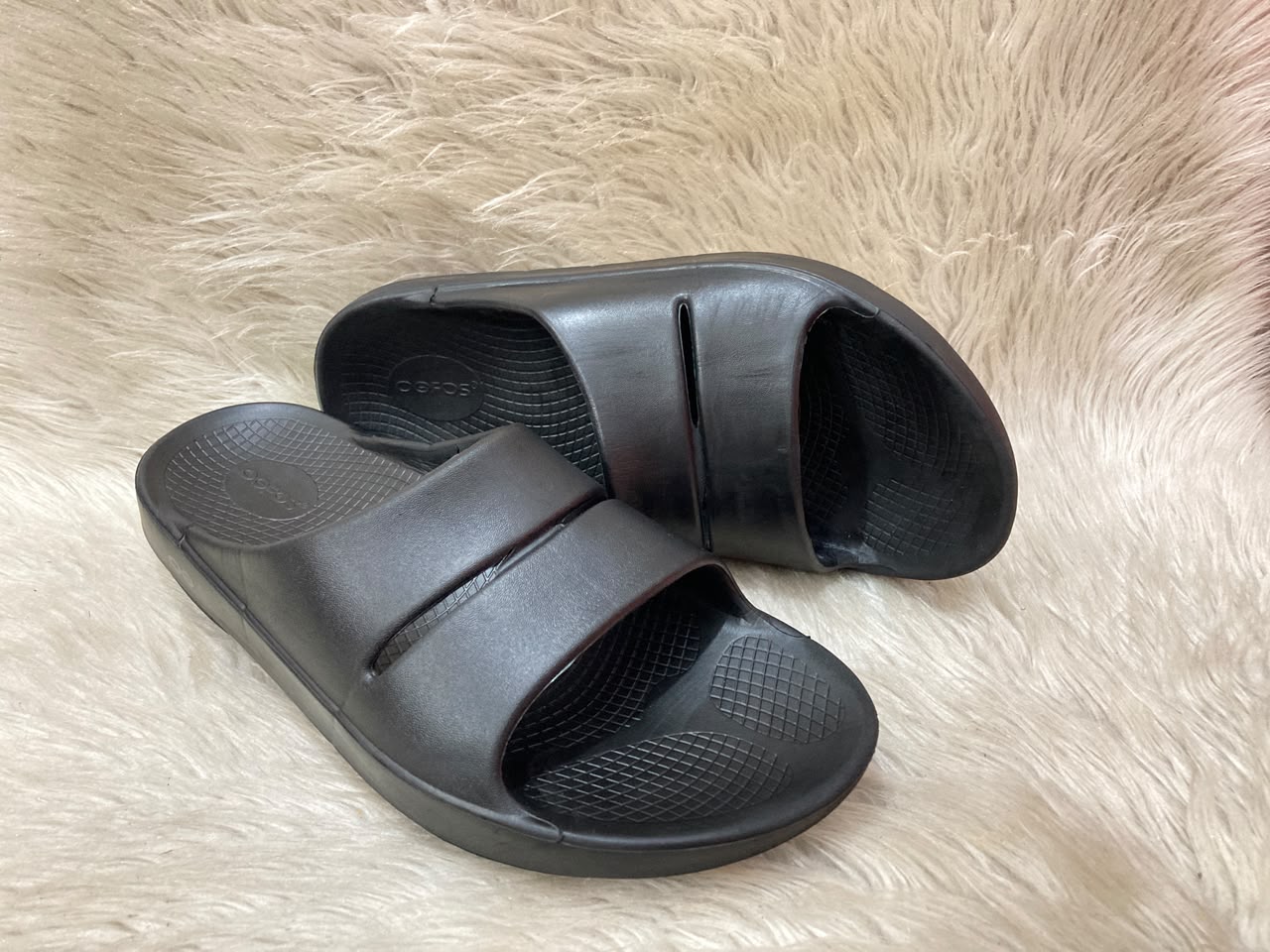 OOFOS OOahh Slide Sandals