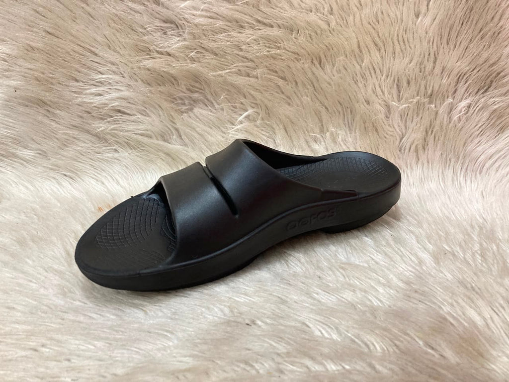 OOFOS OOahh Slide Sandals
