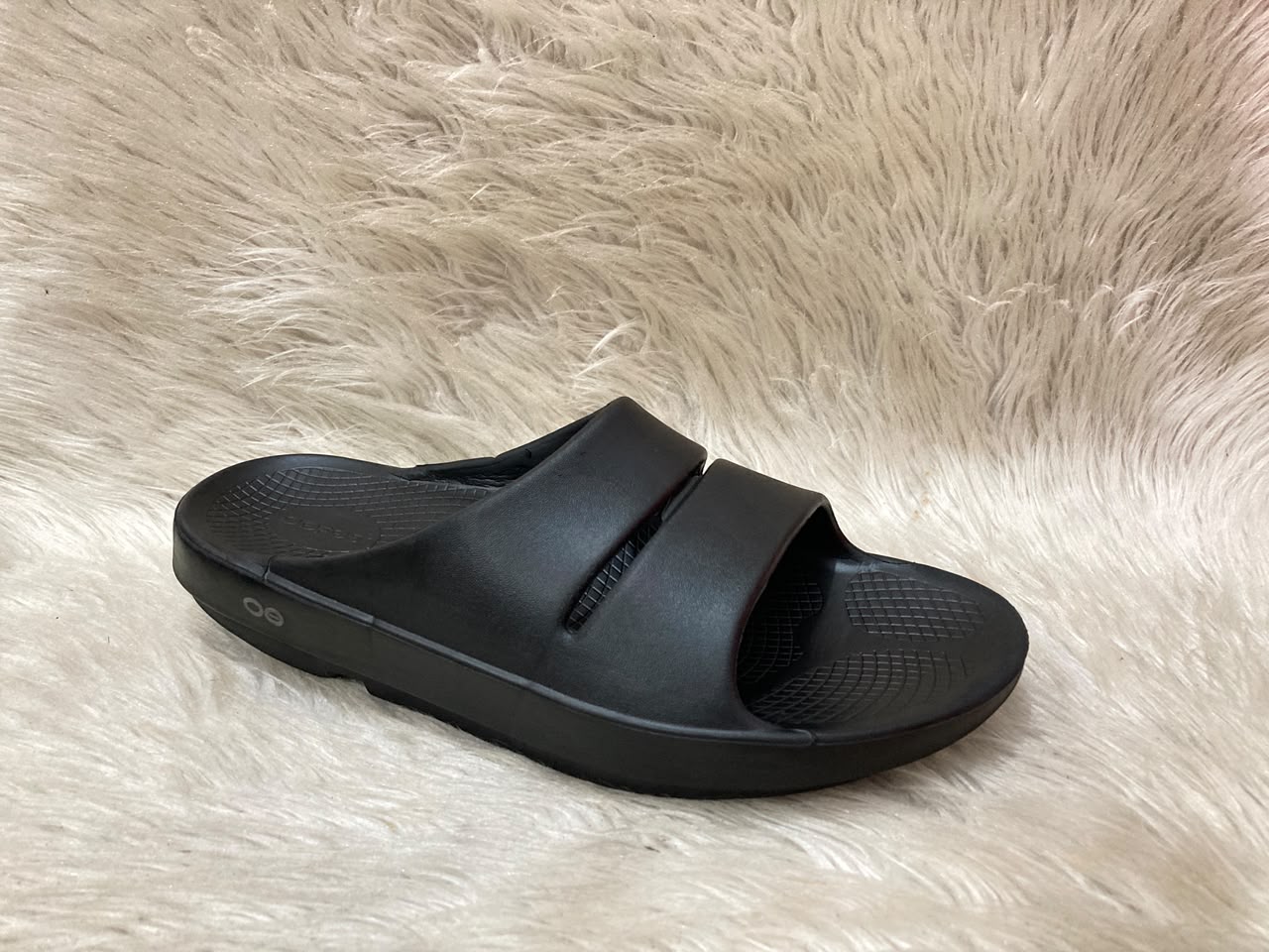 OOFOS OOahh Slide Sandals