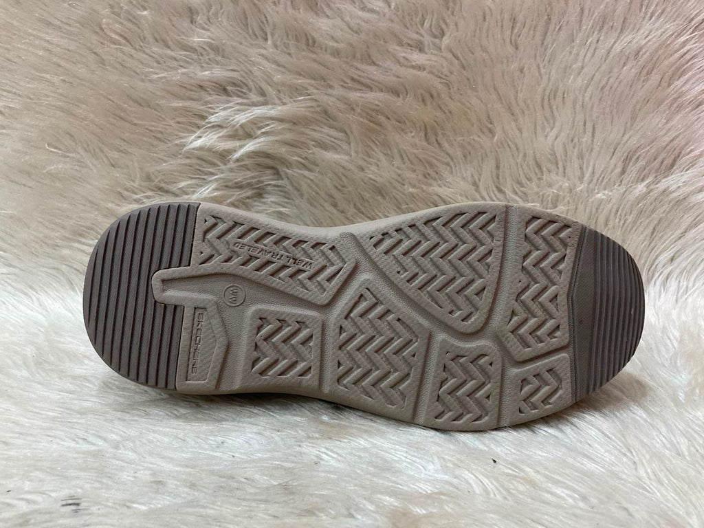 Skechers