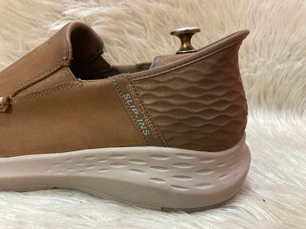 Skechers