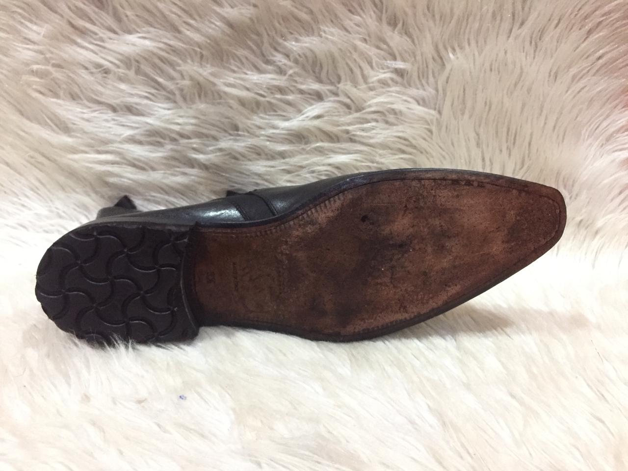 Hugo Boss Chelsea boots.