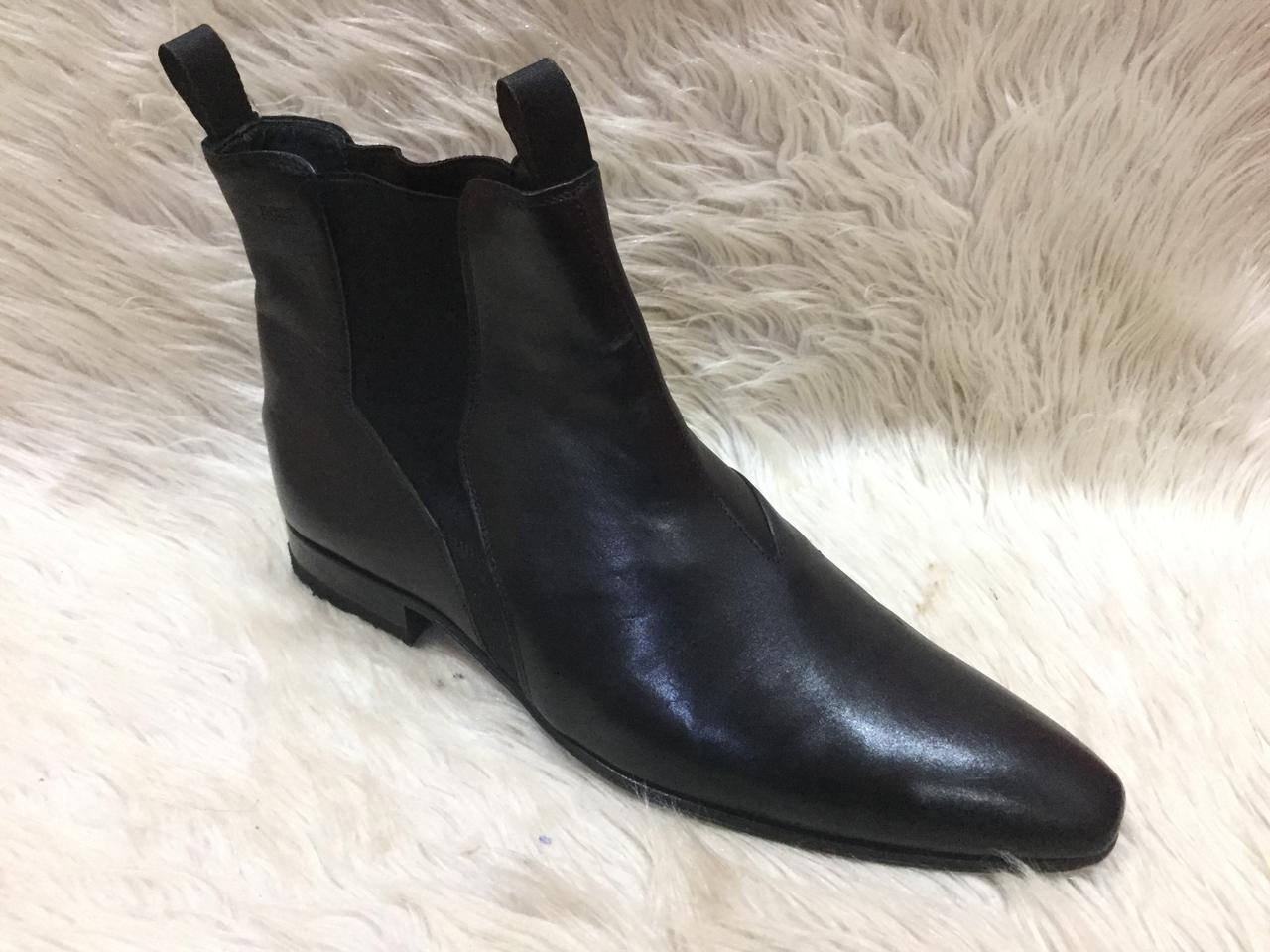 Hugo Boss Chelsea boots.