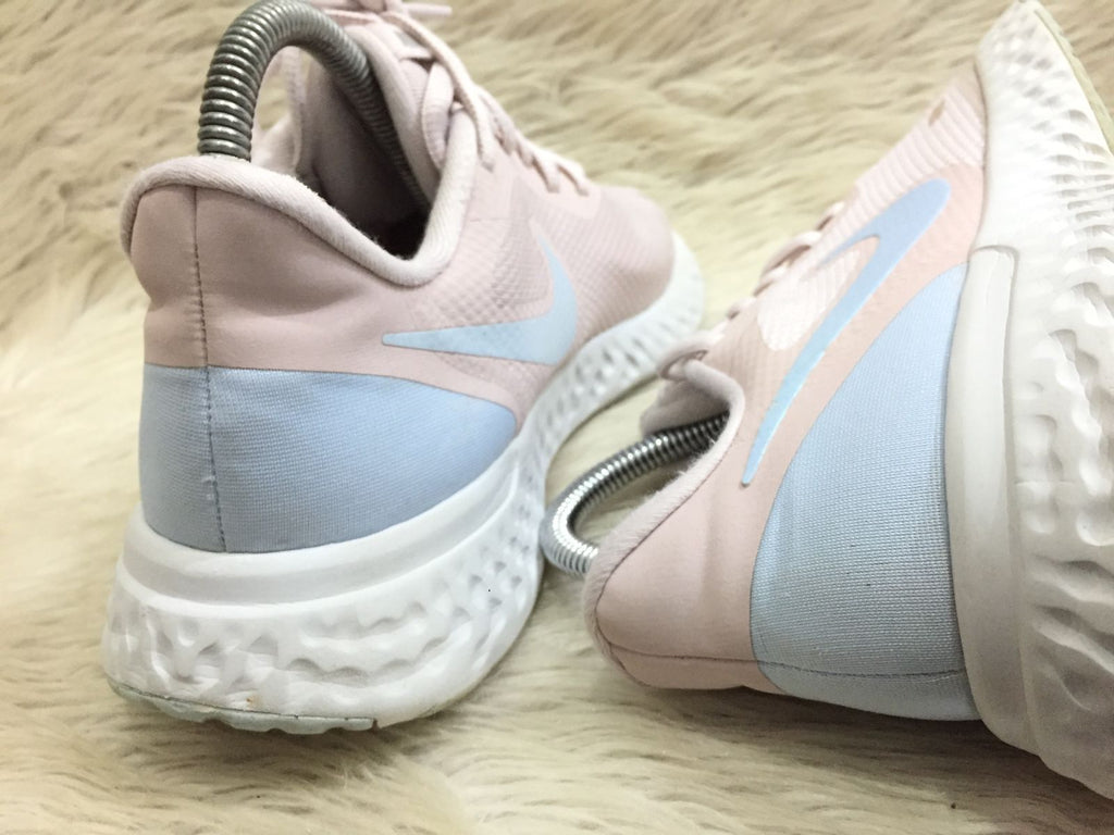 Nike Revolution 5