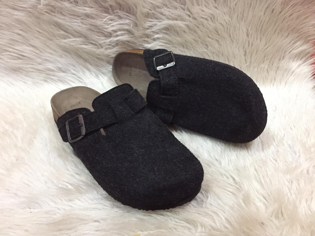 TCM Woolen Black Felt Clog