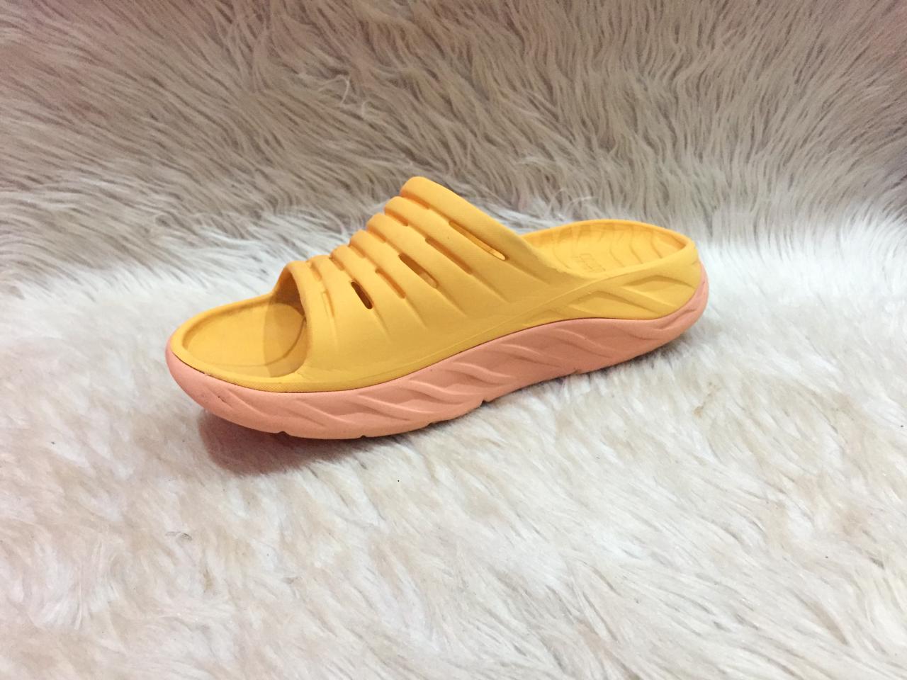 Hoka One One Ora