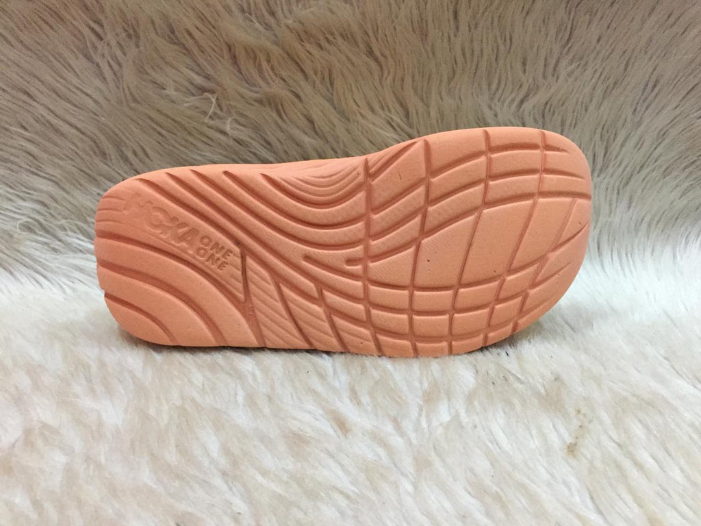 Hoka One One Ora