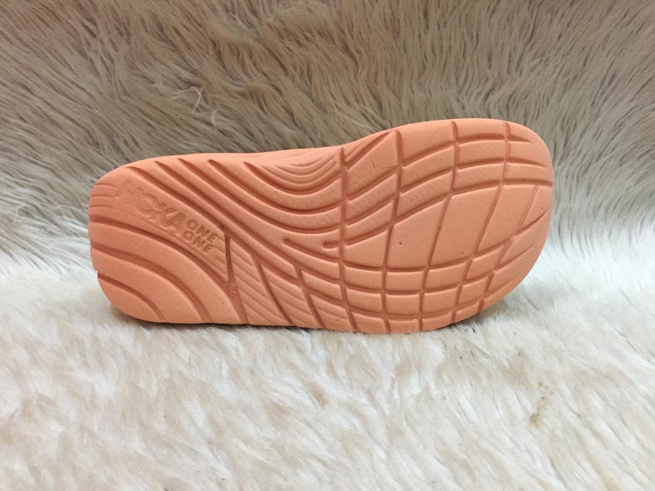 Hoka One One Ora
