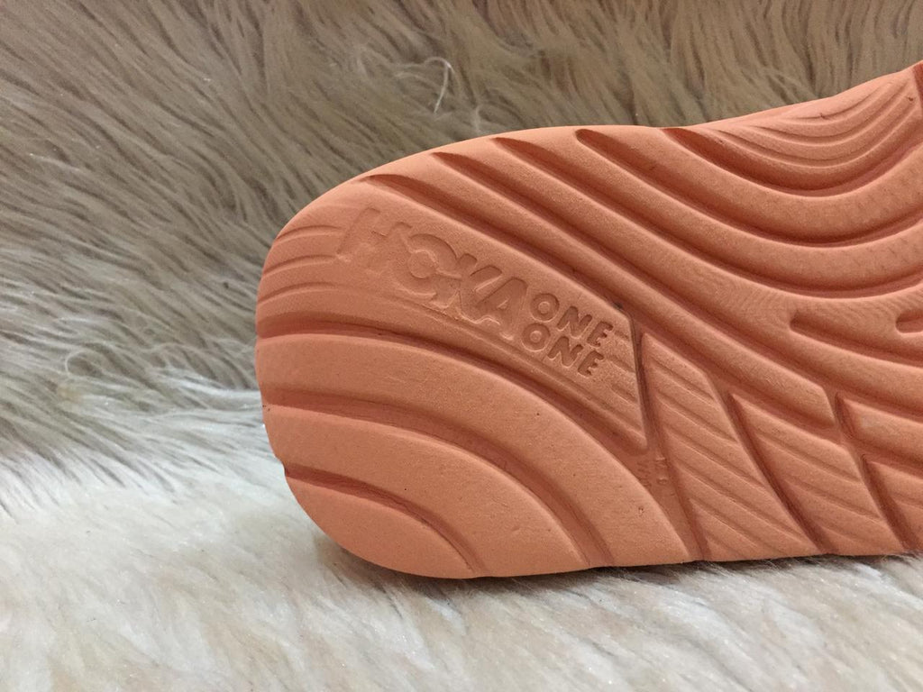 Hoka One One Ora