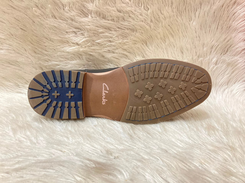 Clarks helsea Boots